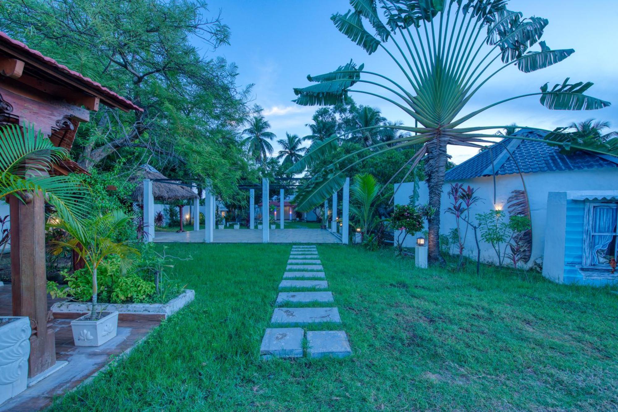 Le Epic Resort Virampattinam Экстерьер фото